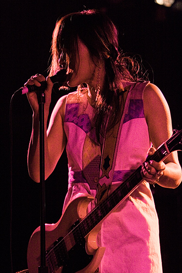 Blonde Redhead at Paradise Rock Club, January 20, 2008. Photo by Joshua Bean.