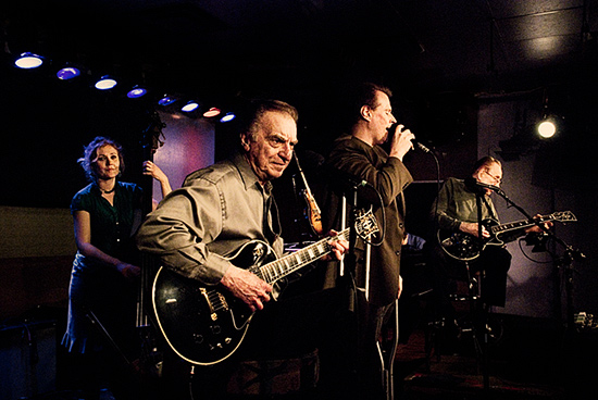 Les Paul at Iridium Jazz Club, February 18, 2008. Photo by Jonathan Roses.