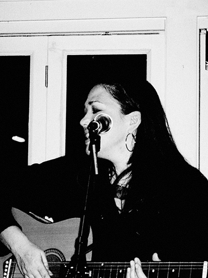 Crystin Byrd at Mississippi Pizza, March 1, 2008. Photo by Ellen Lodine.