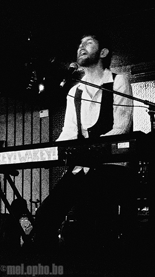 Wakey!Wakey! at Union Hall, March 13, 2008. Photo by Anna Gillespie.