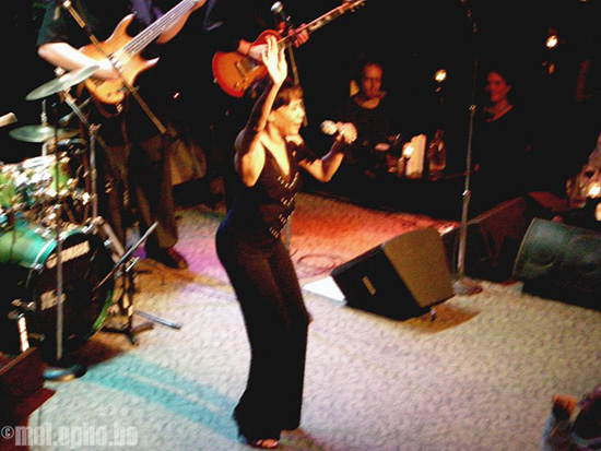 Bettye LaVette at Dmitriou's Jazz Alley, March 19, 2008. Photo by Nicole Kristek.