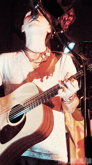 Tilly and the Wall at The Knitting Factory, March 21, 2008. Photo by Anna Gillespie.