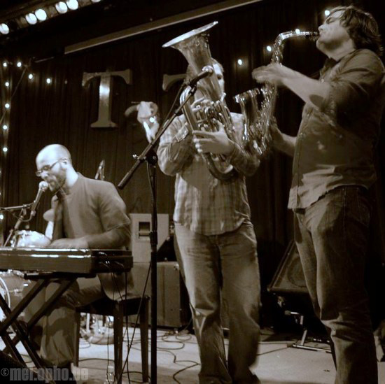 Curtains For You at Tractor Tavern, March 27, 2008. Photo by Stephanie Guerrero.