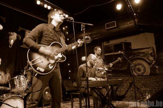 Curtains For You at Tractor Tavern, March 27, 2008. Photo by Stephanie Guerrero.