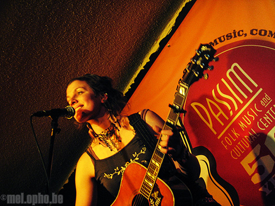 Antje Duvekot at Club Passim, April 5, 2008. Photo by Jenny Rushlow.