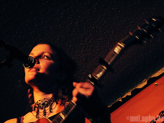 Antje Duvekot at Club Passim, April 5, 2008. Photo by Jenny Rushlow.