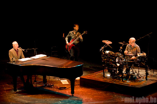 Joe Jackson at Calvin Theatre, April 5, 2008. Photo by Ed Rudman.