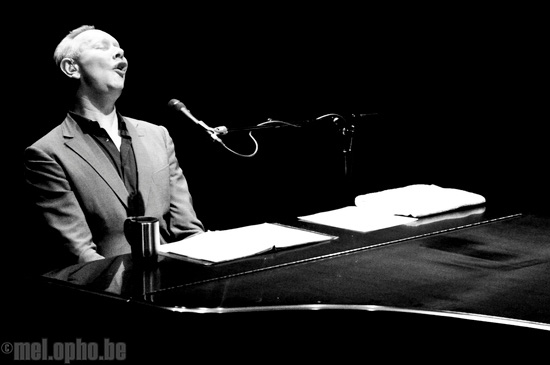 Joe Jackson at Calvin Theatre, April 5, 2008. Photo by Ed Rudman.
