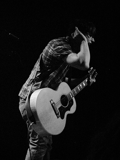 Colin Meloy at Brooklyn Music Hall, April 16, 2008. Photo by Anna Gillespie.