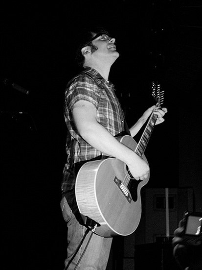 Colin Meloy at Brooklyn Music Hall, April 16, 2008. Photo by Anna Gillespie.