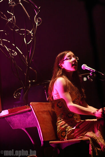 Laura Barrett at The Commodore, May 22, 2008. Photo by Doc Elliott and Nicole Kristek.
