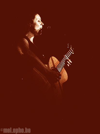 Kate Walsh at Mercury Lounge, May 26, 2008. Photo by Anna Gillespie.