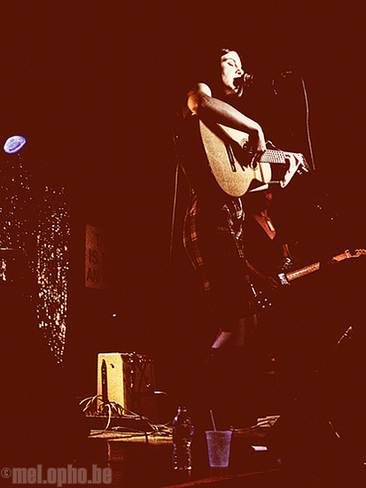 Brandi Shearer at Mercury Lounge, May 26, 2008. Photo by Anna Gillespie.
