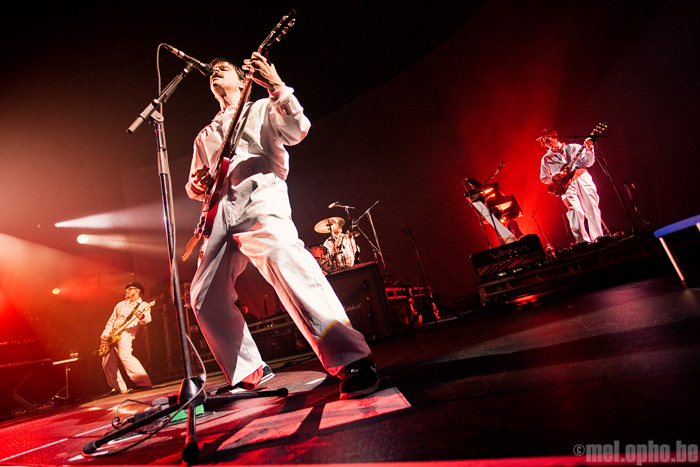 Weezer at Tsongas Arena, September 23, 2008. Photo by Joshua Bean.