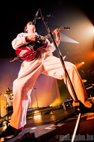 Weezer at Tsongas Arena, September 23, 2008. Photo by Joshua Bean.