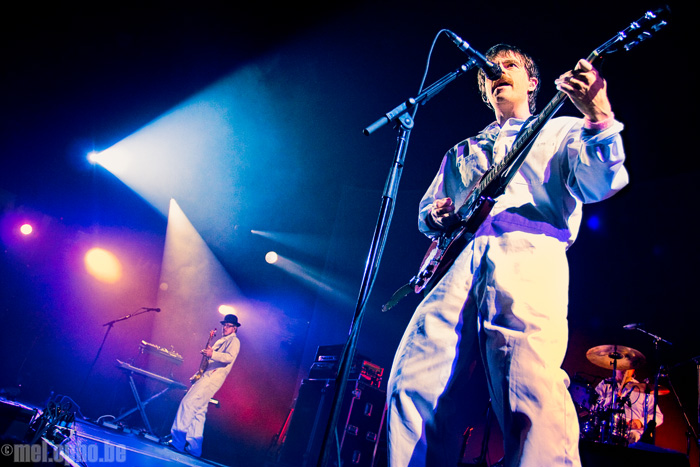 Weezer at Tsongas Arena, September 23, 2008. Photo by Joshua Bean.