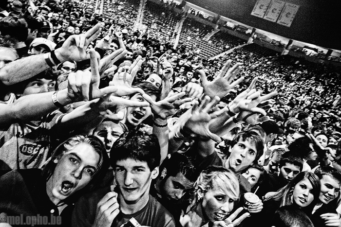 Weezer at Tsongas Arena, September 23, 2008. Photo by Joshua Bean.