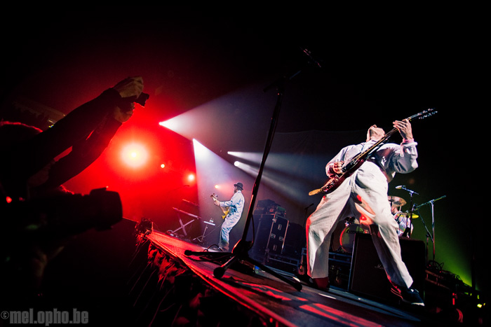 Weezer at Tsongas Arena, September 23, 2008. Photo by Joshua Bean.
