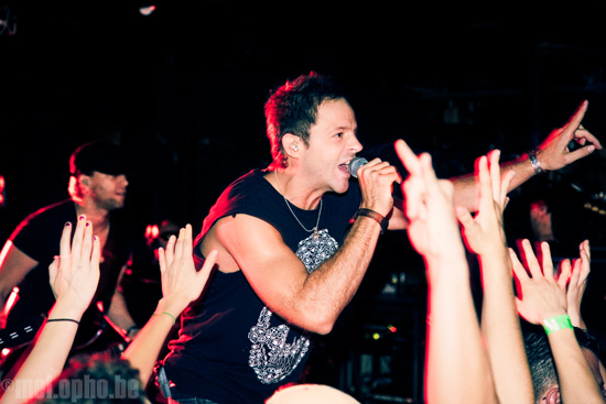 Pendulum at Middle East Downstairs, October 1, 2008. Photo by Ari Sommer.