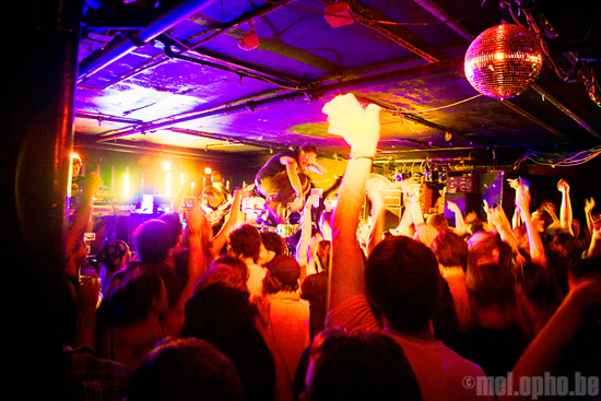 Pendulum at Middle East Downstairs, October 1, 2008. Photo by Ari Sommer.