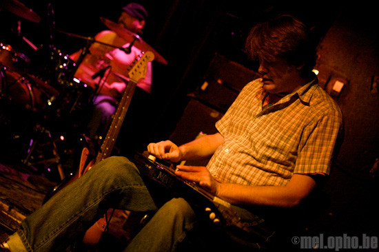 MG Lederman at Middle East Upstairs, October 26, 2008. Photo by Beth Freeman Doreian.