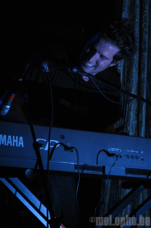 Matt White at Bowery Ballroom, November 3, 2008. Photo by Anna Gillespie.