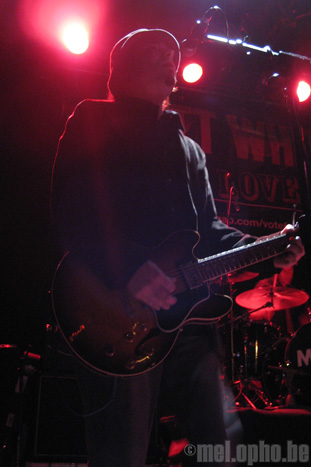 Matt White at Bowery Ballroom, November 3, 2008. Photo by Anna Gillespie.