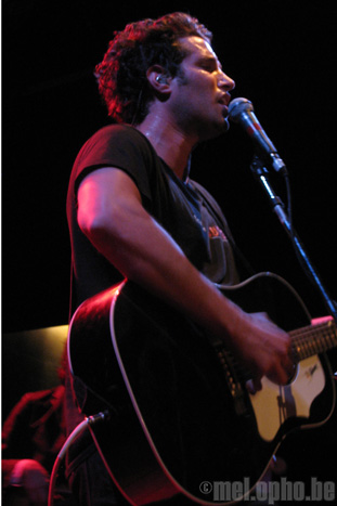 Matt White at Bowery Ballroom, November 3, 2008. Photo by Anna Gillespie.