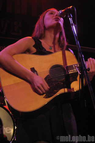 Schuyler Fisk at Bowery Ballroom, November 3, 2008. Photo by Anna Gillespie.