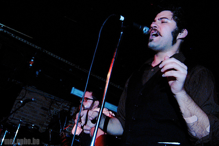 The Giraffes at Mercury Lounge, November 15, 2008. Photo by Anna Gillespie.