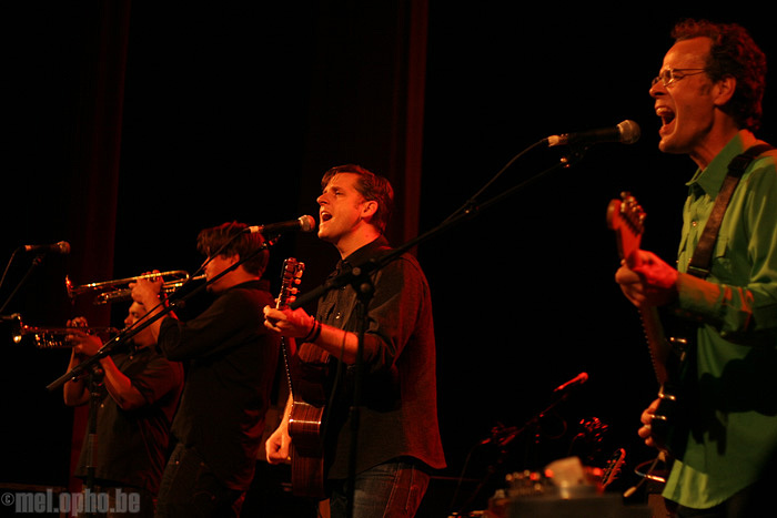 Calexico at Somerville Theatre, November 16, 2008. Photo by Jenny Rushlow.