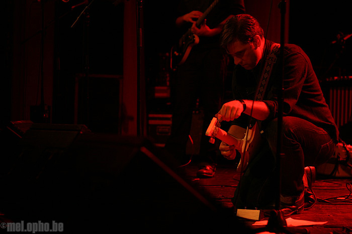 Calexico at Somerville Theatre, November 16, 2008. Photo by Jenny Rushlow.