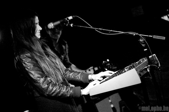 School of Seven Bells at Middle East Downstairs, November 18, 2008. Photo by Beth Freeman Doreian.