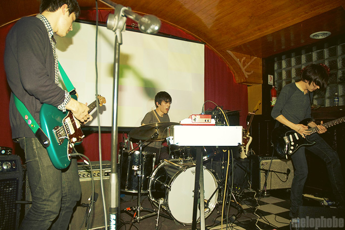Brown Recluse Sings at Kung Fu Necktie, February 8, 2009. Photo by Zack Gross.