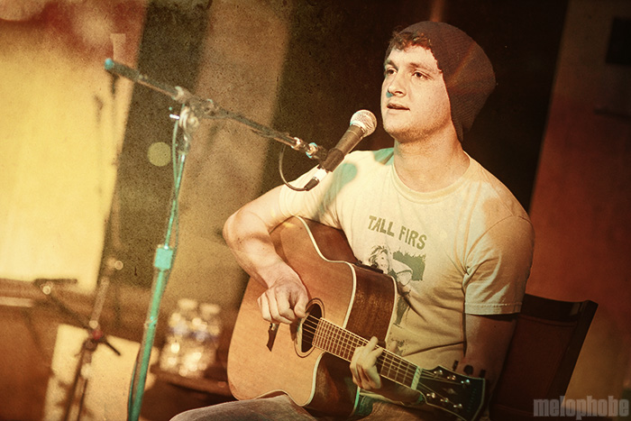 Sam Amidon at 18th Floor, March 20, 2009. Photo by Joshua Bean.