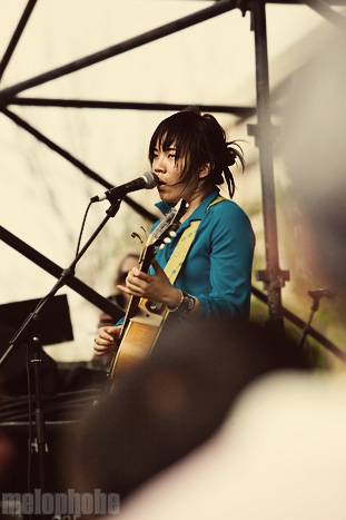 Thao Nguyen at Waterloo Park, March 21, 2009. Photo by Ari Sommer.