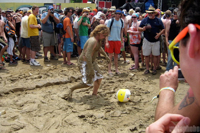 Bonnaroo Friday Report, June 12, 2009. Photo by Ben Piper.