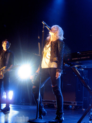Metric at Terminal 5, June 17, 2009. Photo by Anna Gillespie.