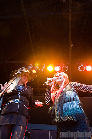 B-52s at Oregon Zoo, June 19, 2009. Photo by Ian McNeil.