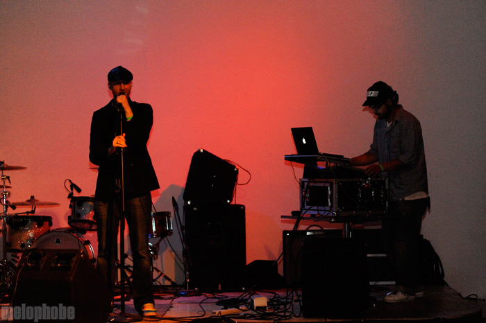 Logan Lynn at Holocene, June 23, 2009. Photo by Angel Priest.
