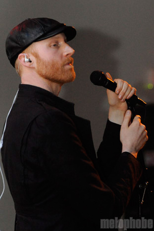 Logan Lynn at Holocene, June 23, 2009. Photo by Angel Priest.
