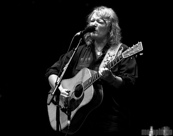 Indigo Girls at Oregon Zoo, July 24, 2009. Photo by Angel Priest and Joshua Bean.