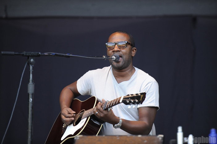 David Ryan Harris at Oregon Zoo, July 24, 2009. Photo by Angel Priest and Joshua Bean.