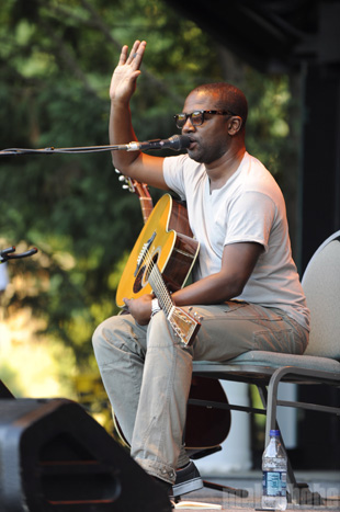 David Ryan Harris at Oregon Zoo, July 24, 2009. Photo by Angel Priest and Joshua Bean.