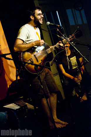 Elijah Wyman at Club Passim, July 30, 2009. Photo by Chris Barth.
