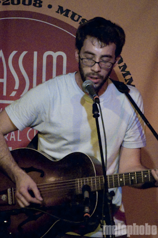 Elijah Wyman at Club Passim, July 30, 2009. Photo by Chris Barth.