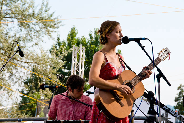 Laura Gibson at Pendarvis Farm, July 31, 2009. Photo by Ian McNeil and Steve Benoit.
