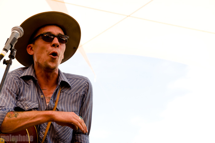Justin Townes Earl at Pendarvis Farm, August 1, 2009. Photo by Ian McNeil and Steve Benoit.