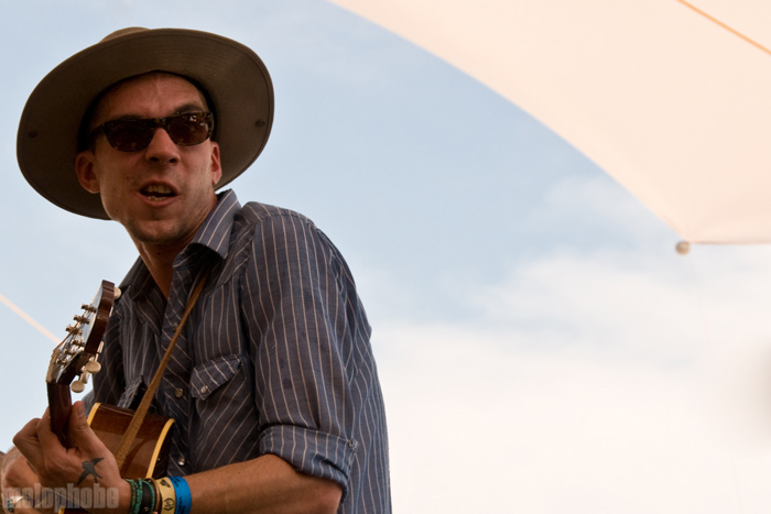 Justin Townes Earl at Pendarvis Farm, August 1, 2009. Photo by Ian McNeil and Steve Benoit.