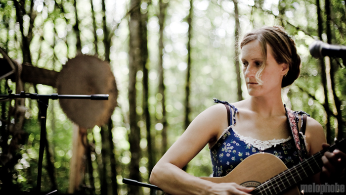 Laura Gibson at Pendarvis Farm, August 1, 2009. Photo by Ian McNeil and Steve Benoit.